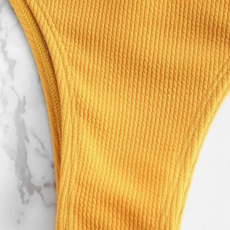 Bikini Amarillo Cruzado Volados Tiras Cola Less Uniteduy