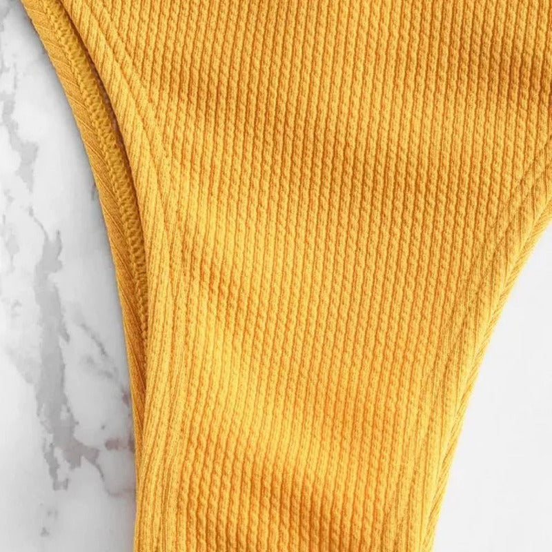 Bikini Amarillo Cruzado Volados Tiras Cola Less Uniteduy